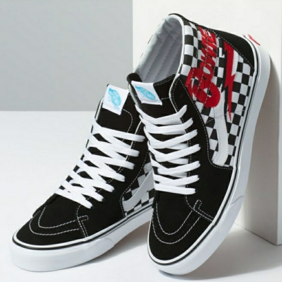 online stores that sell vans